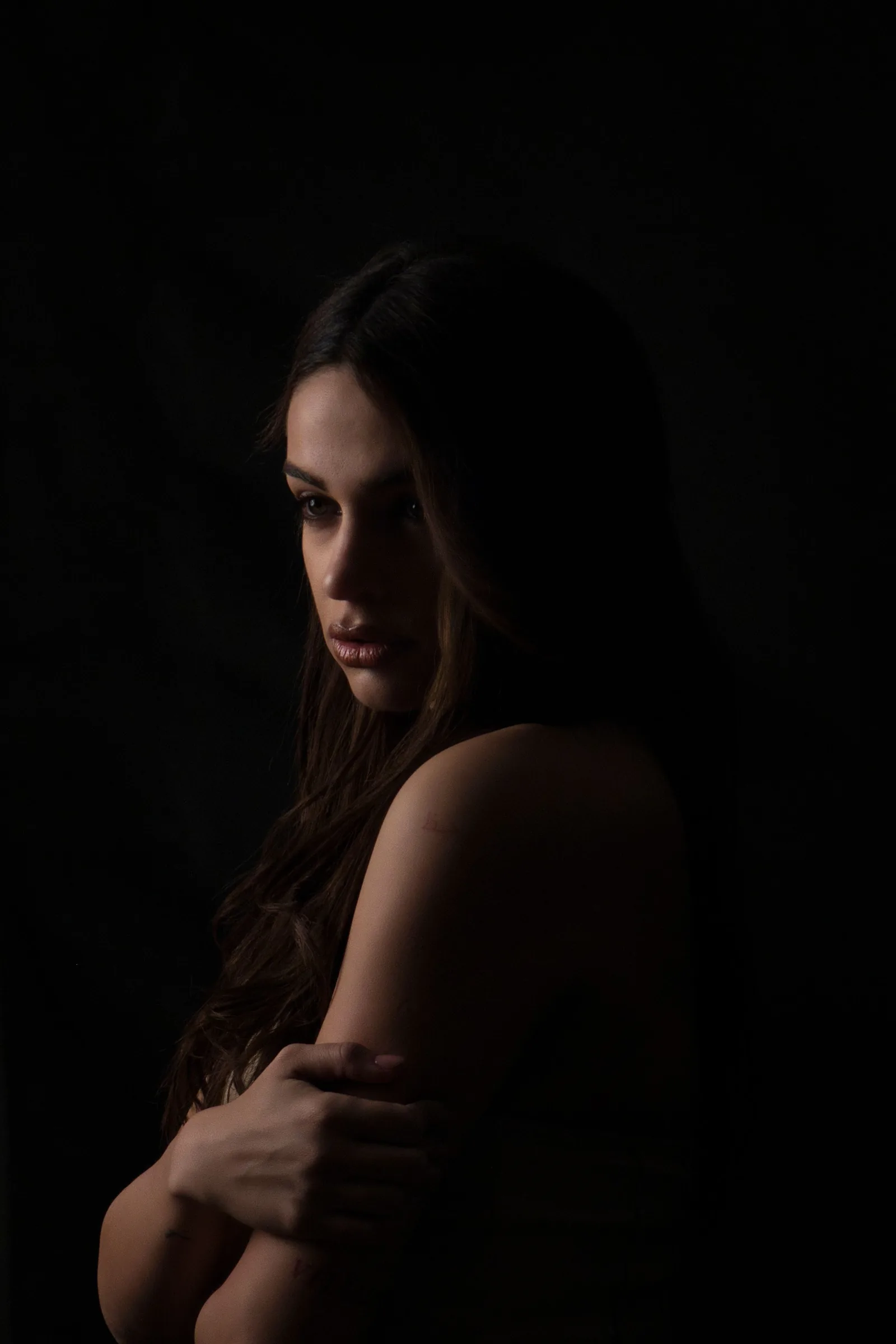 Portrait of Noa Lind in soft side light